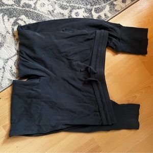 Kate Quinn joggers large